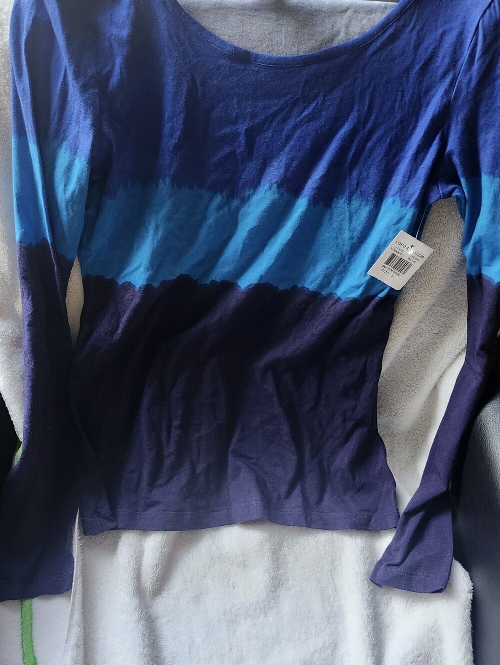 Context Blue Colorblock Long Sleeve Scoop Neck Top